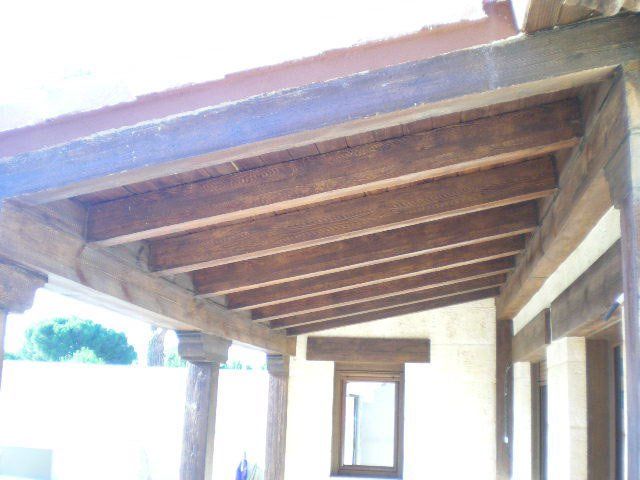 Machones y vigas de carga para porches
