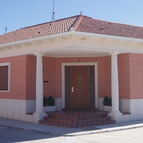 Piedra artificial cepillada, abujardada y en blanco en Valladolid